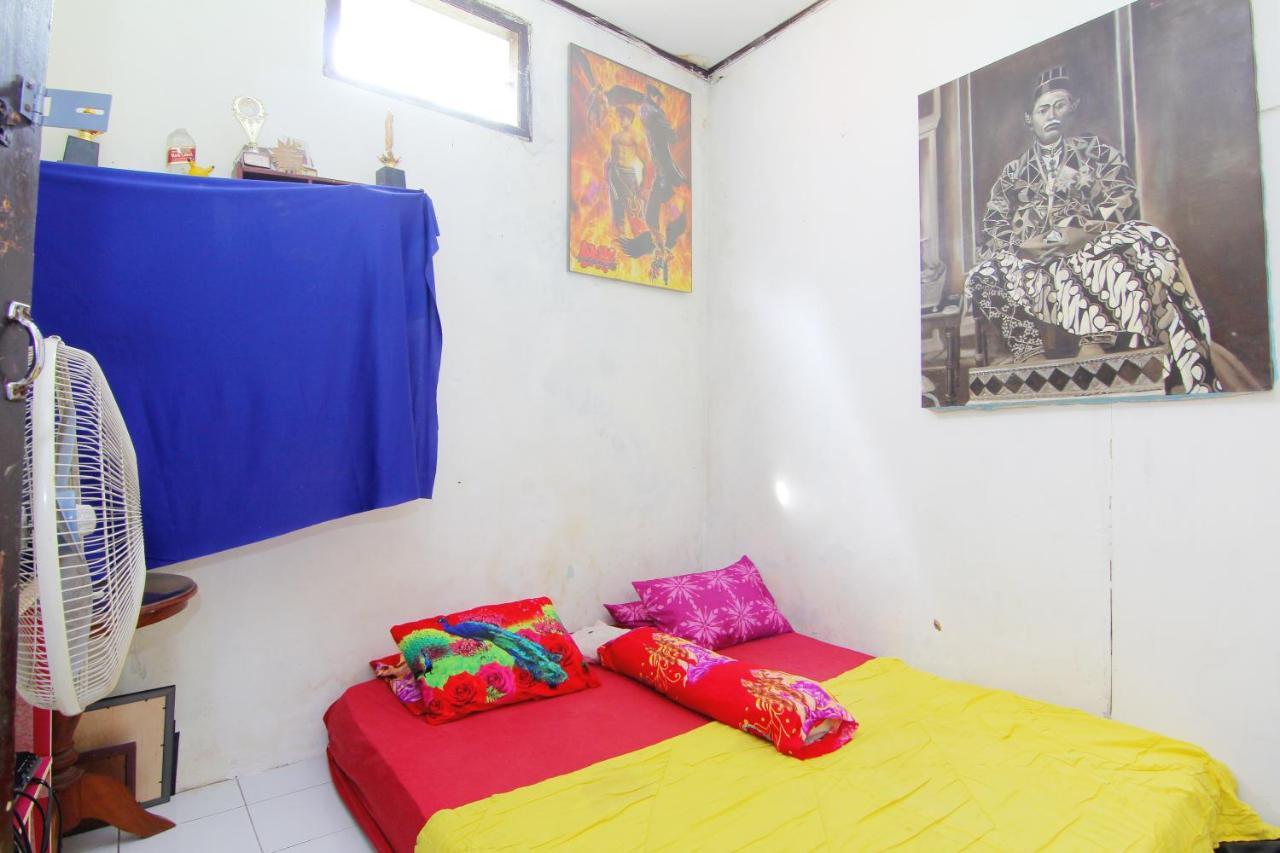Wisma Sarjana Guesthouse Maguwo Exterior foto